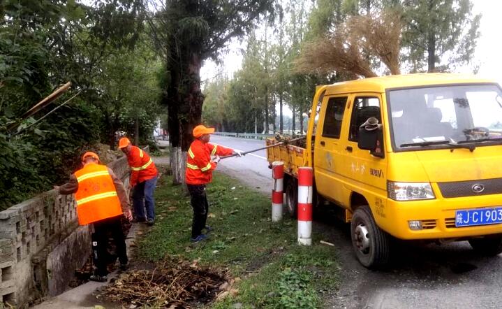 必搏体育·(中国)官方网站春运探“路”看“最美公路人”的十二时辰守护(图2)